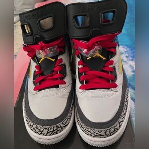 Nike Jordan Spizke New Never Been Worn. Multi-color